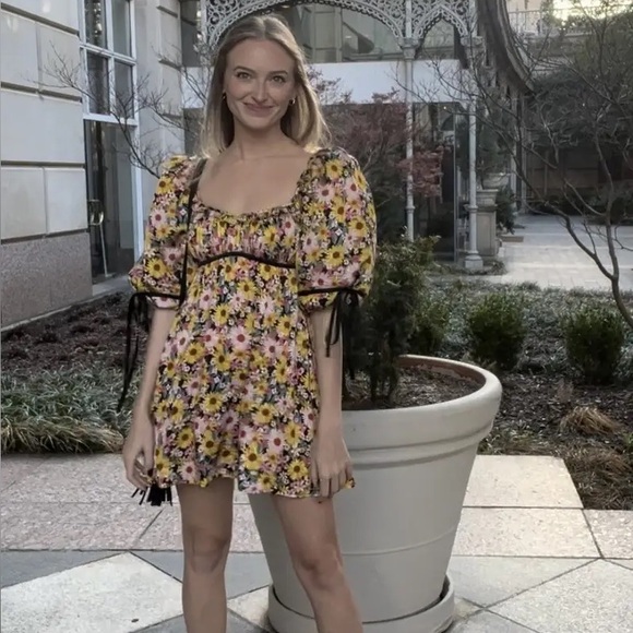 NWT For Love & Lemons Sylvia Yellow Floral Mini Dress XS - Picture 7 of 7